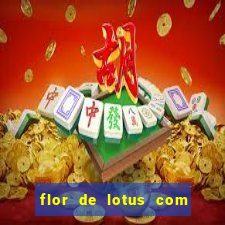 flor de lotus com lua tatuagem